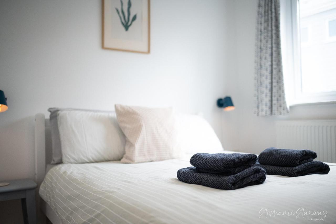 The Lookout, Modern Home From Home, Sleeps 5, With Private Parking & Outside Terrace Сент-Айвс Экстерьер фото
